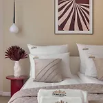 Aura Island Riverside By Downtown Apartment