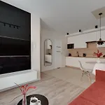 Aura Island Riverside By Downtown Apartment *