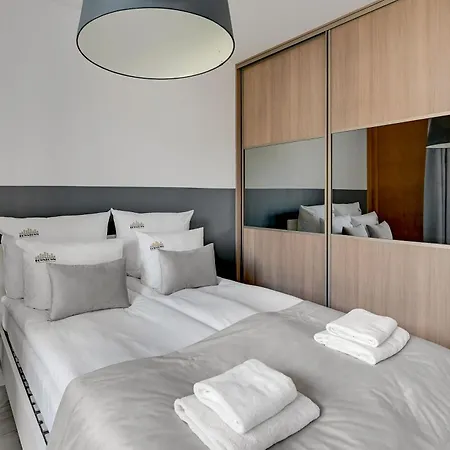 Aura Island Riverside By Downtown Apartment