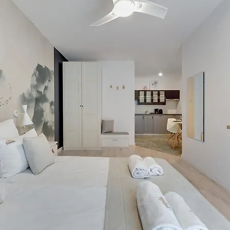 Aura Island Riverside By Downtown Danzica