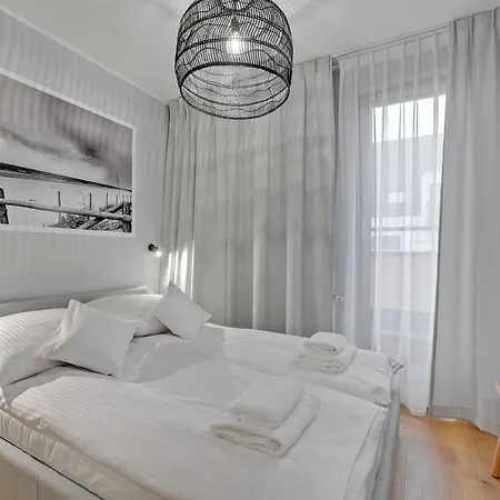 Aura Island Riverside By Downtown Apartment *
