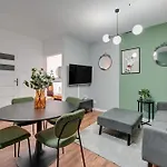 Aura Island Riverside By Downtown Appartamento Danzica