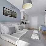Aura Island Riverside By Downtown Danzica